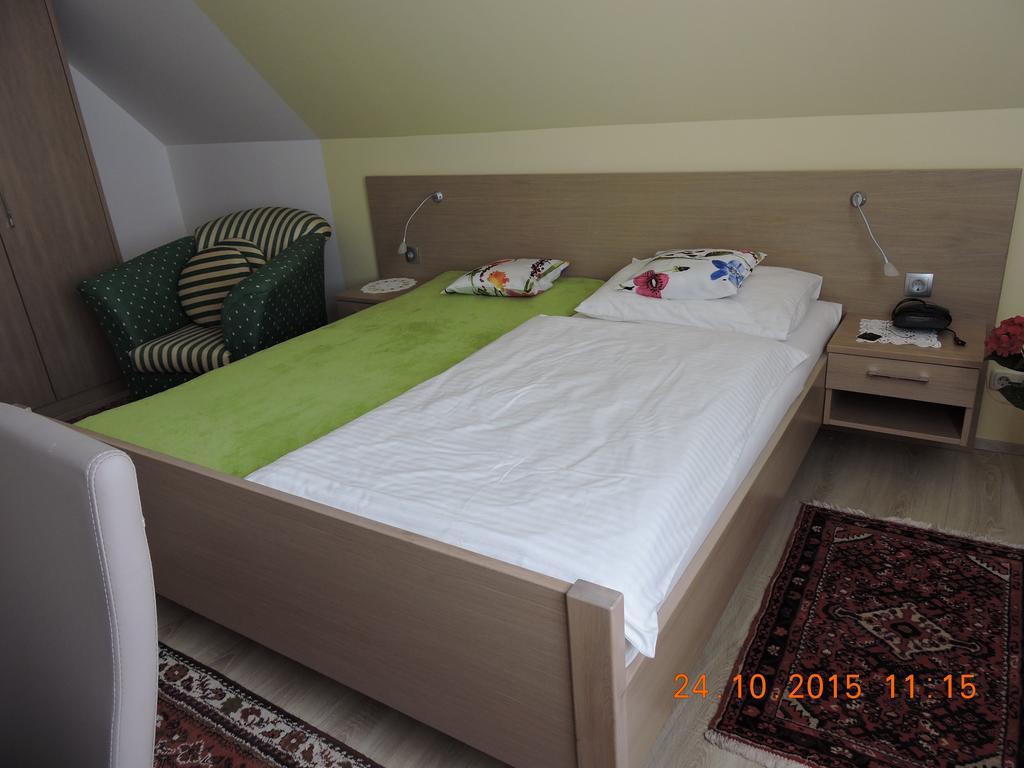 Gaestehaus Haagen Bad Waltersdorf Quarto foto